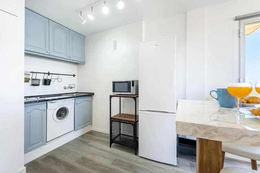 Benalbeach Apartamento Con Vistas Maravillosas Malaga Bagian luar foto